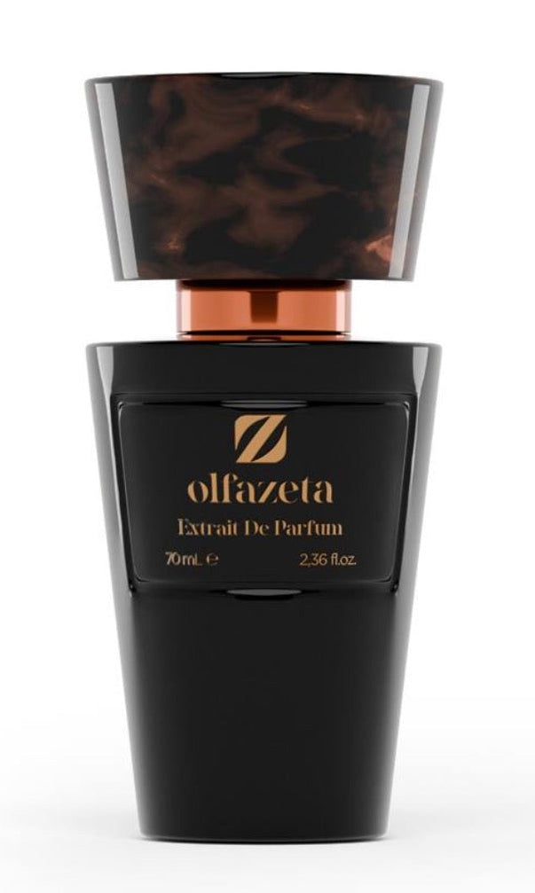 British Charm For Him herenparfum 70 ml: zwarte Olfazeta-flacon met donkere dop op een witte achtergrond